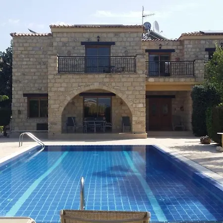 Androulla Argaka, Paphos