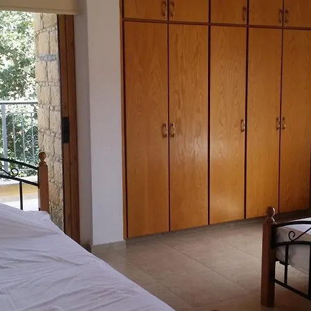 Androulla Argaka, Paphos Villa *